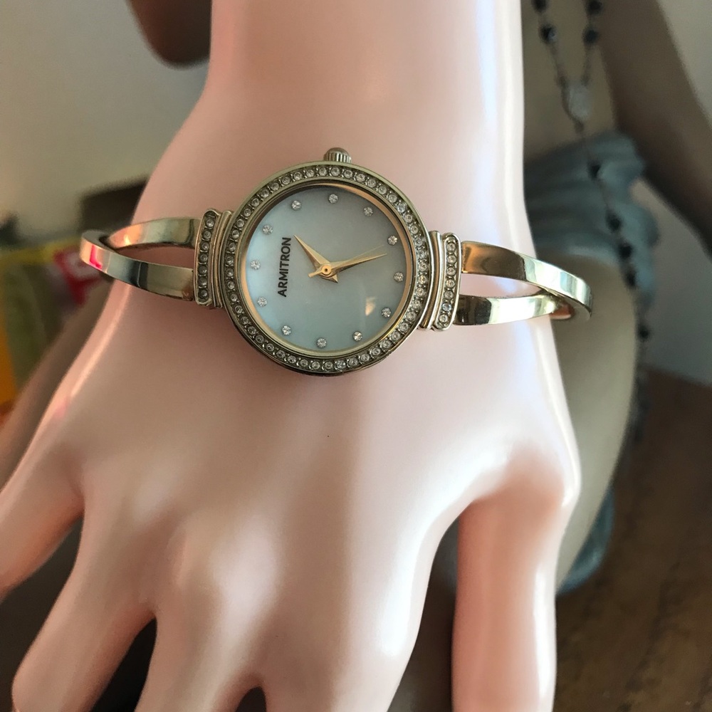 ✔️Armitron Ladies Watch 🌹 - Picture 4 of 9